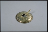 幅：5.0 (cm)×奥行：0.9 (cm)×高さ：5.0 (cm)／9 (g)，撮影・計測日：1996-01-29
