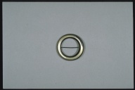 幅：2.8 (cm)×奥行：0.6 (cm)×高さ：2.8 (cm)／2 (g)，撮影・計測日：1996-01-29