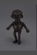 幅：16 (cm)×奥行：8.8 (cm)×高さ：23 (cm)／1.33 (kg)，撮影・計測日：2000-05-24