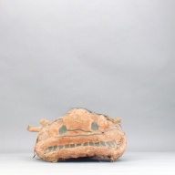 幅：56 (cm)×奥行：78 (cm)×高さ：25 (cm)／1.88 (kg)，撮影・計測日：2004-05-14