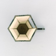 幅：36 (cm)×奥行：25 (cm)×高さ：35 (cm)／337 (g)，撮影・計測日：2004-07-20