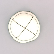 幅：18 (cm)×奥行：19 (cm)×高さ：9.0 (cm)／65 (g)，撮影・計測日：2005-12-05