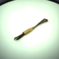 幅：2.8 (cm)×奥行：26 (cm)×高さ：1.8 (cm)／26 (g)，撮影・計測日：1994-07-21