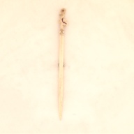 幅：1.1 (cm)×奥行：14 (cm)×高さ：1.3 (cm)／8 (g)，撮影・計測日：2000-10-02
