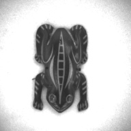 幅：3.3 (cm)×奥行：5.6 (cm)×高さ：0.7 (cm)／5 (g)，撮影・計測日：1996-05-01