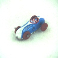 幅：2.4 (cm)×奥行：3.4 (cm)×高さ：0.9 (cm)／2 (g)，撮影・計測日：1996-05-13