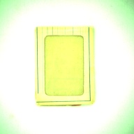幅：6.8 (cm)×奥行：9.3 (cm)×高さ：0.3 (cm)／19 (g)，撮影・計測日：1996-06-17