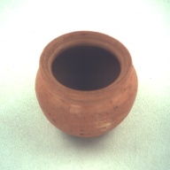 幅：5.6 (cm)×奥行：5.6 (cm)×高さ：4.7 (cm)／48 (g)，撮影・計測日：1996-05-02