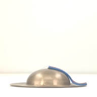 幅：30 (cm)×奥行：31 (cm)×高さ：7.8 (cm)／951 (g)，撮影・計測日：2001-09-28