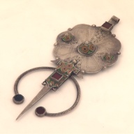 幅：8.2 (cm)×奥行：19 (cm)×高さ：2.8 (cm)／116 (g)，撮影・計測日：2001-06-15