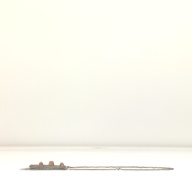 幅：7.4 (cm)×奥行：40 (cm)×高さ：2.6 (cm)／204 (g)，撮影・計測日：2001-10-12