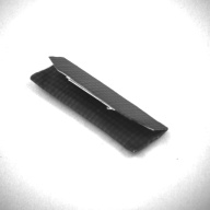 幅：8.5 (cm)×奥行：2.8 (cm)×高さ：0.5 (cm)／3 (g)，撮影・計測日：1996-06-17