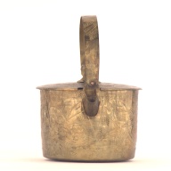 幅：7.1 (cm)×奥行：8.9 (cm)×高さ：10 (cm)／77 (g)，撮影・計測日：2001-06-22