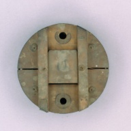 幅：22 (cm)×奥行：22 (cm)×高さ：10 (cm)／462 (g)，撮影・計測日：2004-02-10