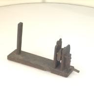 幅：54 (cm)×奥行：13 (cm)×高さ：28 (cm)／1.19 (kg)，撮影・計測日：2001-11-30