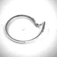 幅：0.7 (cm)×奥行：9.2 (cm)×高さ：0.5 (cm)／13 (g)，撮影・計測日：1996-12-13