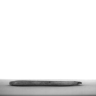 幅：0.8 (cm)×奥行：9.6 (cm)×高さ：0.6 (cm)／20 (g)，撮影・計測日：1996-12-13