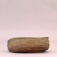 幅：29 (cm)×奥行：28 (cm)×高さ：9.9 (cm)／240 (g)，撮影・計測日：2002-06-27