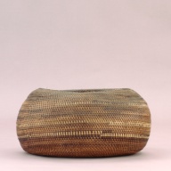 幅：31 (cm)×奥行：29 (cm)×高さ：15 (cm)／393 (g)，撮影・計測日：2002-06-27