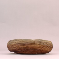 幅：40 (cm)×奥行：38 (cm)×高さ：12 (cm)／523 (g)，撮影・計測日：2002-06-27