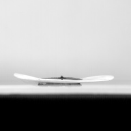 幅：16 (cm)×奥行：16 (cm)×高さ：2.4 (cm)／208 (g)，撮影・計測日：1994-01-07