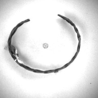 幅：0.3 (cm)×奥行：9.1 (cm)×高さ：1.3 (cm)／5 (g)，撮影・計測日：1996-12-13