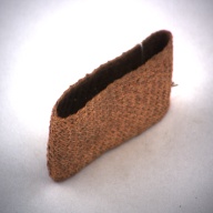 幅：2.2 (cm)×奥行：9.0 (cm)×高さ：5.4 (cm)／4 (g)，撮影・計測日：1993-11-16