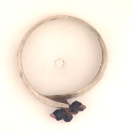 幅：7.9 (cm)×奥行：9.6 (cm)×高さ：2.5 (cm)／51 (g)，撮影・計測日：2001-07-23