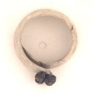 幅：7.7 (cm)×奥行：9.7 (cm)×高さ：4.7 (cm)／145 (g)，撮影・計測日：2001-07-23