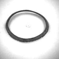 幅：0.5 (cm)×奥行：7.1 (cm)×高さ：0.6 (cm)／3 (g)，撮影・計測日：1996-12-18