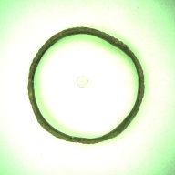 幅：0.6 (cm)×奥行：8.1 (cm)×高さ：0.8 (cm)／4 (g)，撮影・計測日：1996-12-18