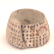 幅：6.8 (cm)×奥行：7.2 (cm)×高さ：4.7 (cm)／121 (g)，撮影・計測日：2001-07-23