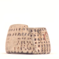 幅：6.8 (cm)×奥行：7.2 (cm)×高さ：4.7 (cm)／121 (g)，撮影・計測日：2001-07-23