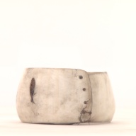 幅：8.5 (cm)×奥行：9.2 (cm)×高さ：5.0 (cm)／149 (g)，撮影・計測日：2001-07-23