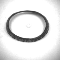 幅：0.6 (cm)×奥行：7.1 (cm)×高さ：0.6 (cm)／3 (g)，撮影・計測日：1996-12-18