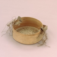 W:23 (cm)×D:23 (cm)×H:9.2 (cm)／102 (g)，Measurement date:2002-08-07