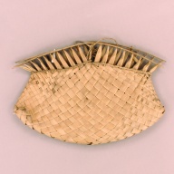 幅：48 (cm)×奥行：33 (cm)×高さ：4.9 (cm)／187 (g)，撮影・計測日：2002-08-06