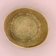 幅：36 (cm)×奥行：34 (cm)×高さ：14 (cm)／189 (g)，撮影・計測日：2002-08-06