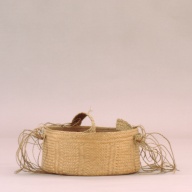 幅：20 (cm)×奥行：20 (cm)×高さ：8.4 (cm)／84 (g)，撮影・計測日：2002-08-07