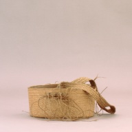 幅：20 (cm)×奥行：20 (cm)×高さ：8.4 (cm)／84 (g)，撮影・計測日：2002-08-07