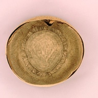 幅：37 (cm)×奥行：34 (cm)×高さ：14 (cm)／175 (g)，撮影・計測日：2002-08-06