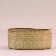 幅：20 (cm)×奥行：20 (cm)×高さ：9.1 (cm)／93 (g)，撮影・計測日：2002-08-06