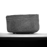 幅：16 (cm)×奥行：16 (cm)×高さ：9.1 (cm)／38 (g)，撮影・計測日：1993-11-16