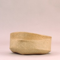 幅：28 (cm)×奥行：28 (cm)×高さ：15 (cm)／126 (g)，撮影・計測日：2002-08-07