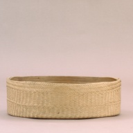 幅：27 (cm)×奥行：27 (cm)×高さ：8.2 (cm)／85 (g)，撮影・計測日：2002-08-07