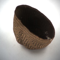 幅：18 (cm)×奥行：13 (cm)×高さ：12 (cm)／24 (g)，撮影・計測日：1993-11-16