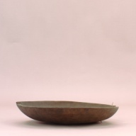 幅：39 (cm)×奥行：37 (cm)×高さ：8.2 (cm)／810 (g)，撮影・計測日：2002-08-08