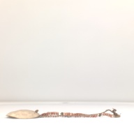 幅：16 (cm)×奥行：48 (cm)×高さ：4.1 (cm)／221 (g)，撮影・計測日：1996-05-31