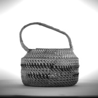 幅：16 (cm)×奥行：16 (cm)×高さ：16 (cm)／77 (g)，撮影・計測日：1993-11-25