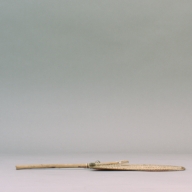 幅：18 (cm)×奥行：41 (cm)×高さ：2.0 (cm)／48 (g)，撮影・計測日：2002-09-06